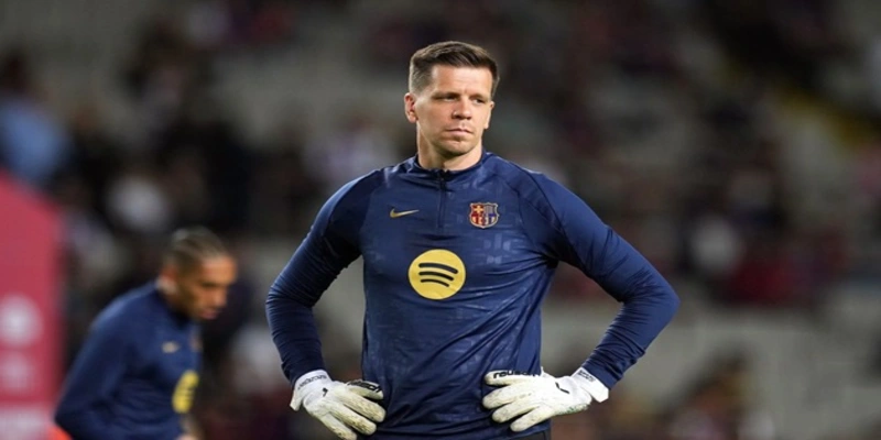 Wojciech Szczęsny trở lại Barcelona